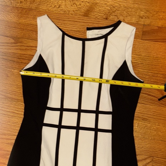 Calvin Klein Black and White Geometric Midi Dress - Picture 7 of 7